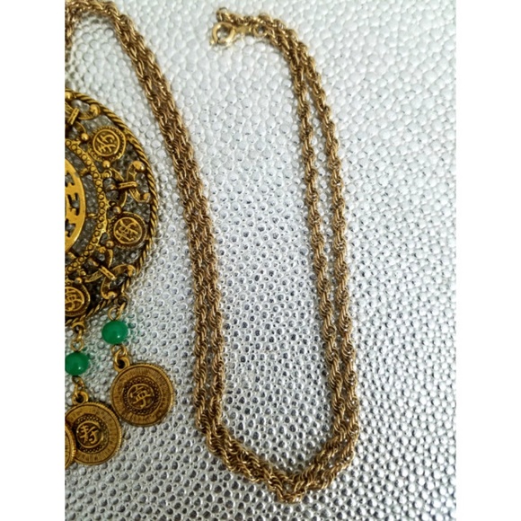 Vtg 60s Goldette Asian Motif Medallion Necklace - Picture 4 of 4